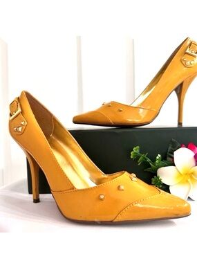 DELICIOUS ~ Patent Yellow Cruelty-Free 5” Stiletto Heels w/Gold Accents size 8.5